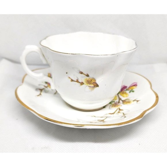 Royal Dover China Teacup & Saucer, Vibrant Floral Design, Gold Trim, Vintage - Picture 6 of 15